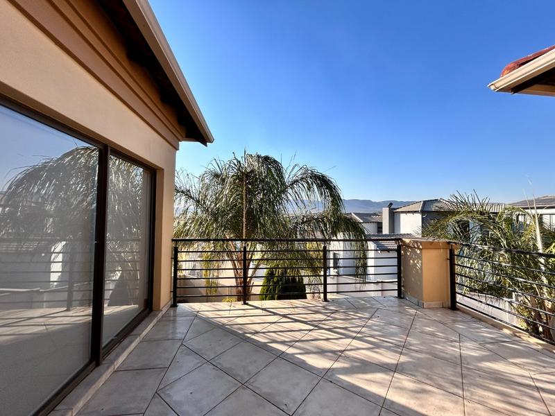 To Let 4 Bedroom Property for Rent in Xanadu North West